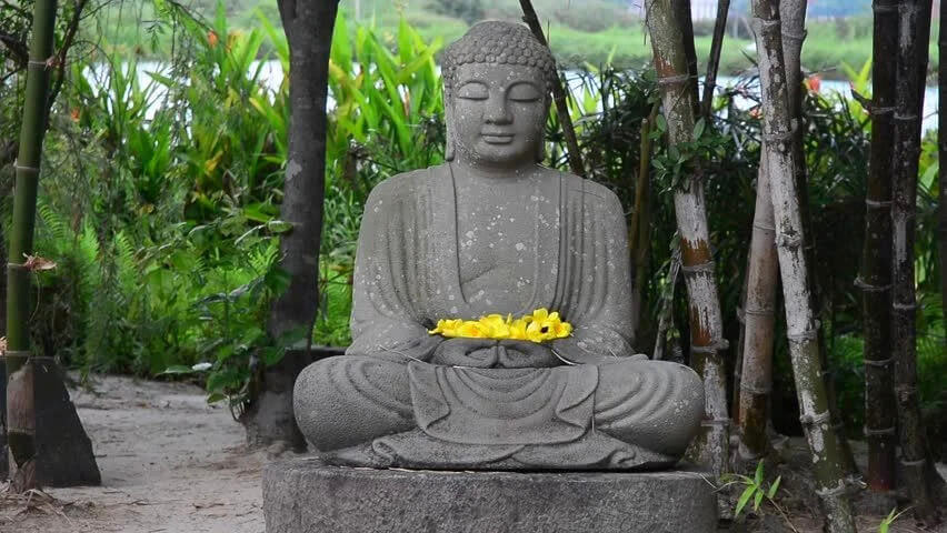 7 Good Places to Place Buddhas in Your Home - Temples and Markets